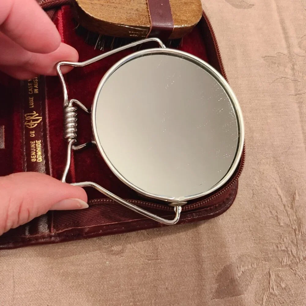 Vintage Toiletry Travel Kit, New with Tags! - Picture 5 of 14